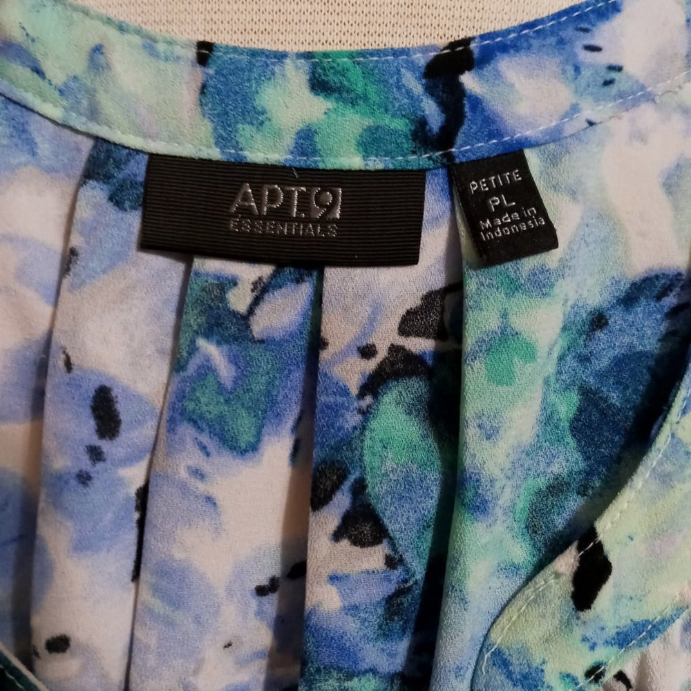 Button Floral Top - Picture 10 of 14